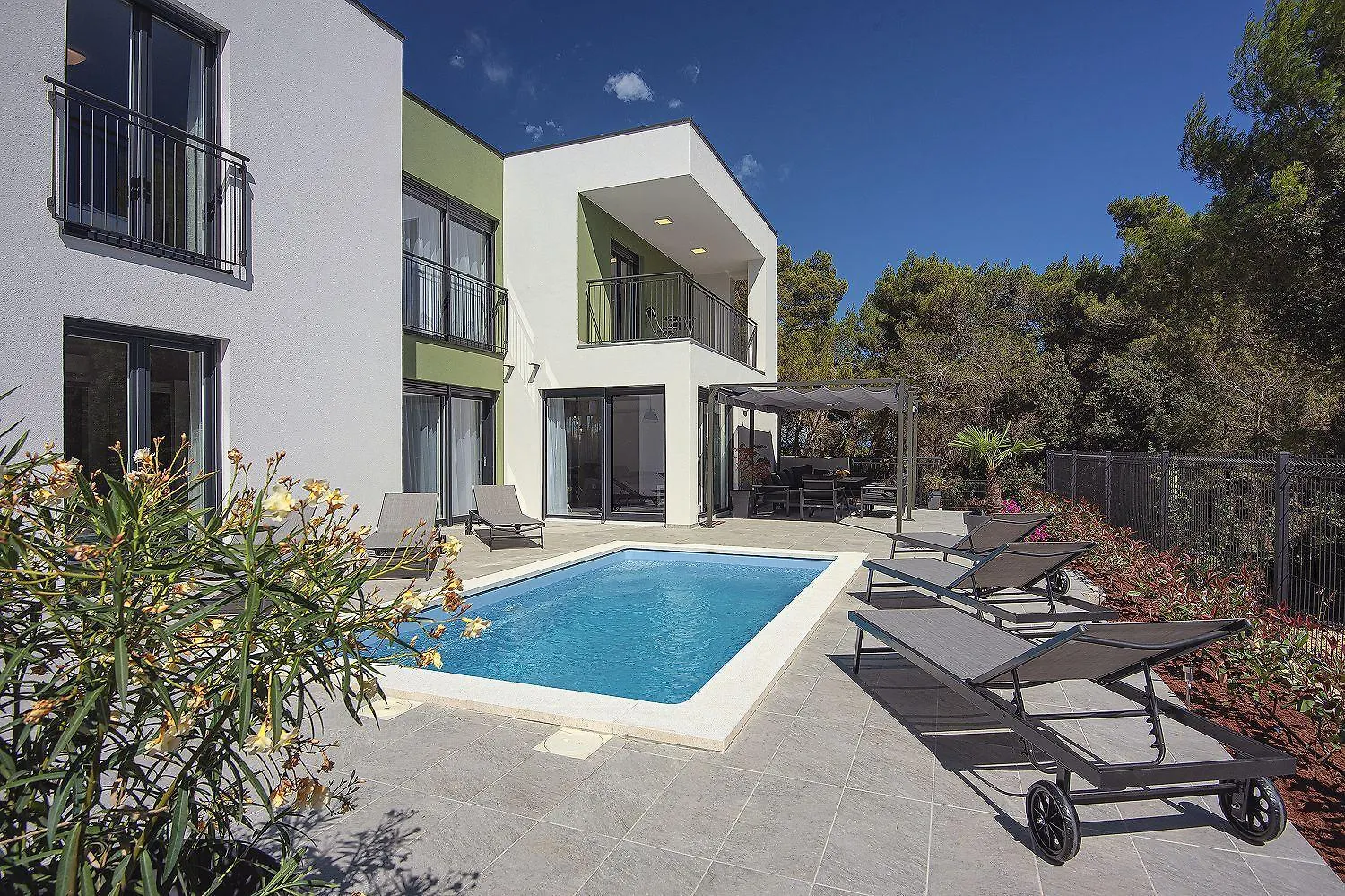 Moderne Villa Mit Privatem Pool, Sonnenterrasse Nur 2 Km Vom Strand Medulin